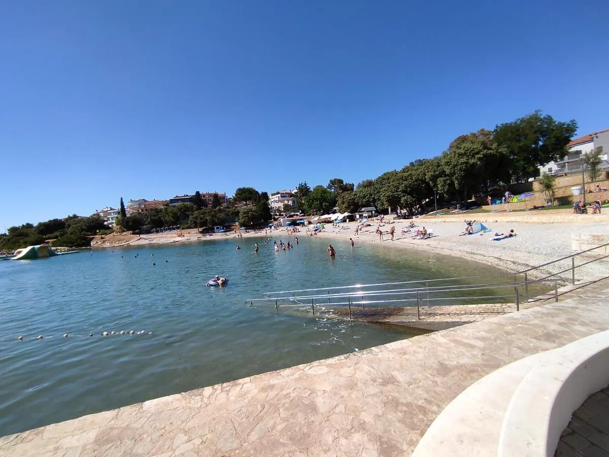 Apartment Garden Studio Near The Beach With Free Parking Pjescana Uvala
